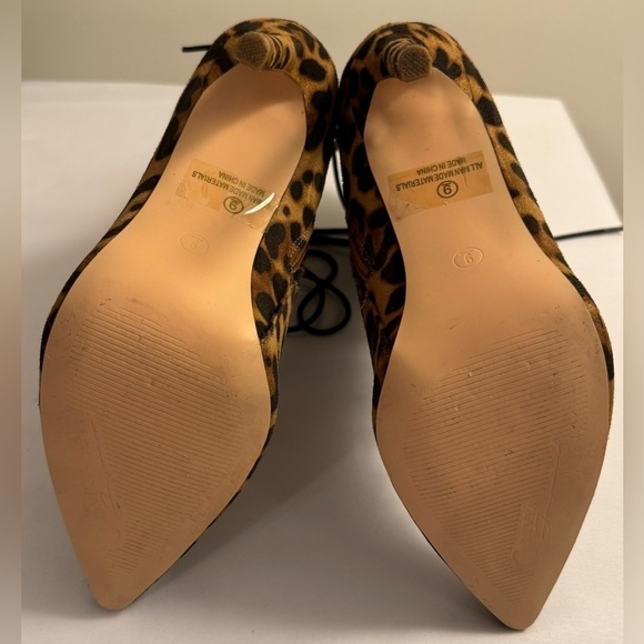 Olivia Jaymes Pointed Toe Cheetah Lace Up High Heel Stiletto Ankle Boot Size 9M - Picture 9 of 10